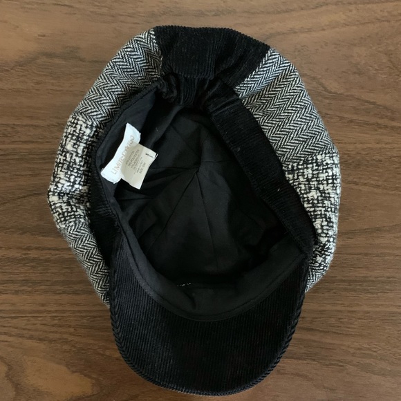 Limited Too hat - Picture 2 of 9